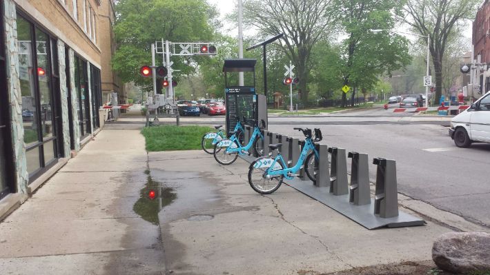 After: A Divvy station will keep the sidewalk for pedestrians. Photo: CDOT