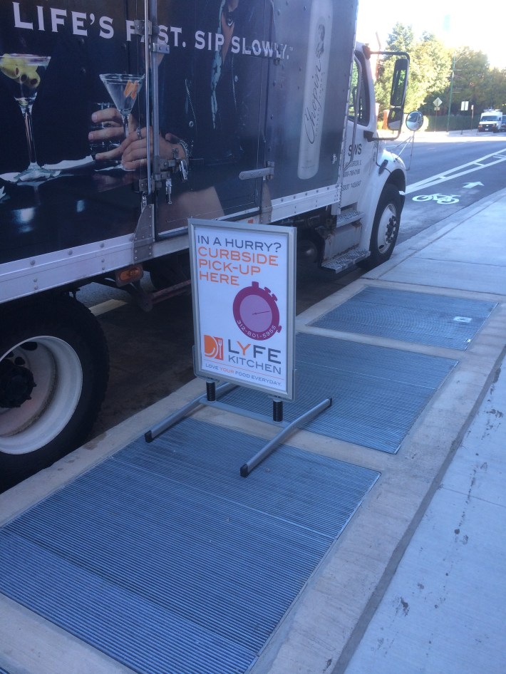 Lyfe Kitchen encouraging bike lane blocking