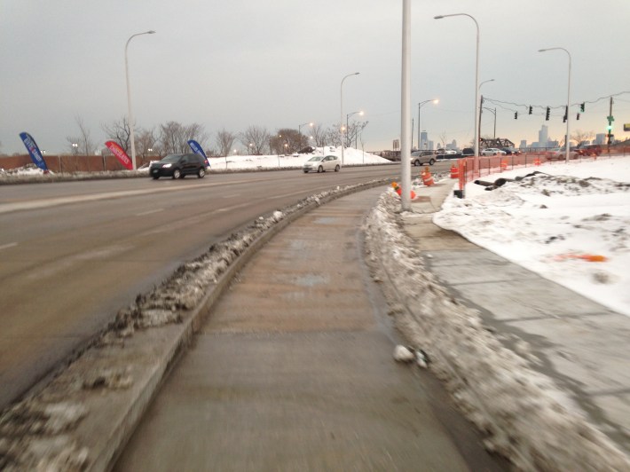 The curb-protected bike lanes on the Elston bypass were generally clear of snow yesterday. Photo: John Greenfield