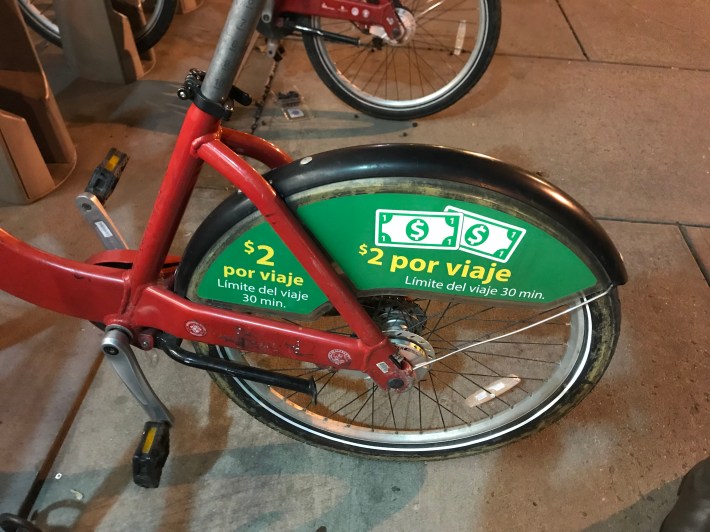 Capital Bikeshare offers single-ride trisp, but they cost four times as much as DoBi. Photo: John Greenfield