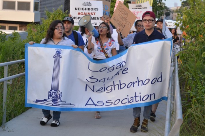 Youth leaders from LSNA on the 606 during a demonstation in favor of the affordability ordinance. Photo: Iris Postma, LSNA