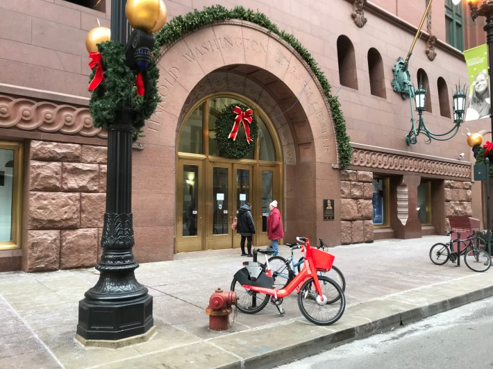 I parked my Jump bike outside the Harold Washington Library while I wrote there and, thanks to the built-in U lock, it was still there when I returned. Photo: John Greenfield
