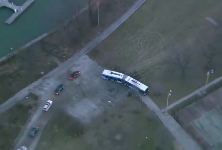 A CTA bus gets stuck during the detour. Image: Sarah Jindra, WGN via Twitter