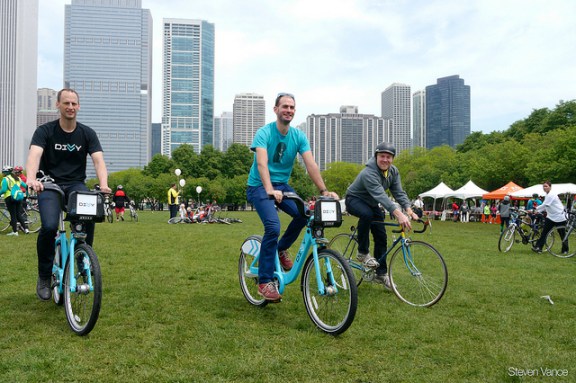 Streetsblog's Steven Vance, who's 6'3", rides a Divvy with the seat post set all the way up to 10 during a preview of the bikes during Bike the Drive in May 2013. Photo: Photo: Mark Wagenbuur