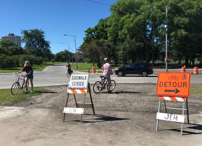 Many people are still choosing to take the direct at-grade route across Montrose, rather than detouring about a block east to the underpass. Photo: John Greenfield