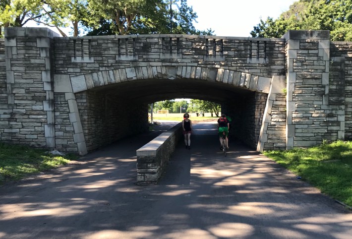 The Montrose underpass. Photo: John Greenfield