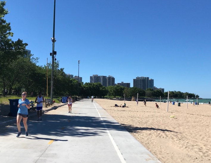 The pedestrian path by Foster Beach. Photo: John Greenfield