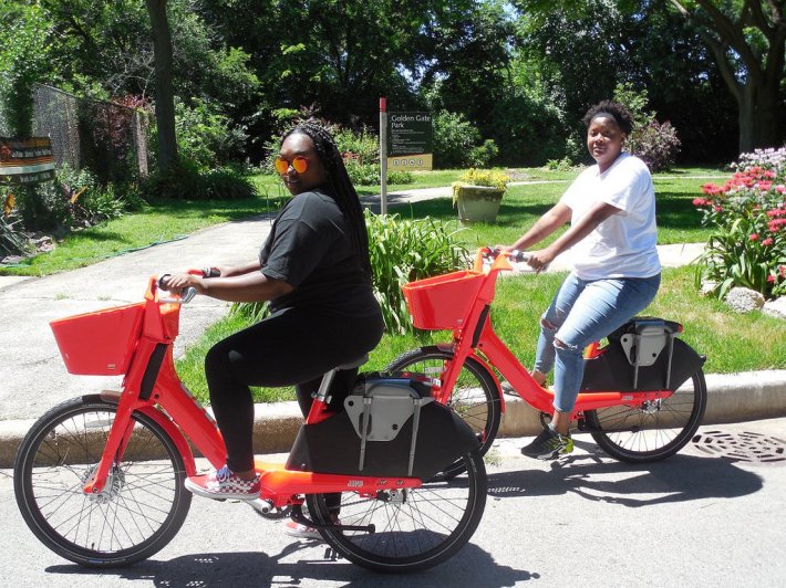 Test-riding Divvies in Golden Gate Park, home base for We Keep You Rollin' rides. Photo: We Keep You Rollin'