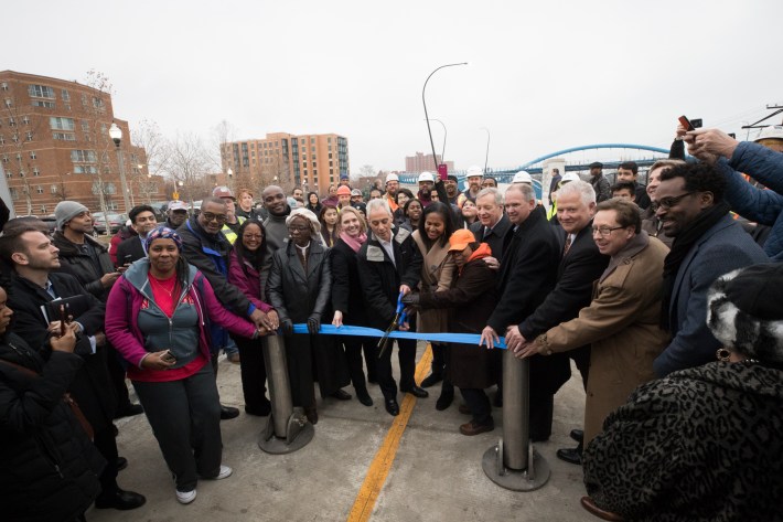 Emanuel, King, Durbin, and other officials and community members cut the ribbon. Photo: Brooke E. Collins, city of Chicago