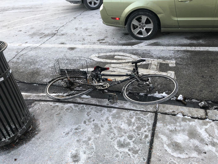The victim's damaged bicycle after the attack. Photo via The Chainlink.