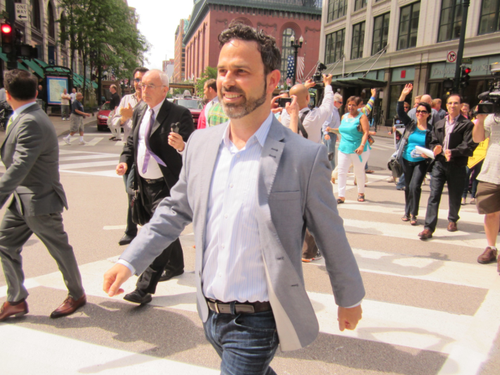 Gabe Klein at the opening of the pedestrian scramble intersection at Jackson and State in 2013. Photo: John Greenfield