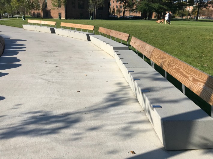 The new benches. Photo: John Greenfield