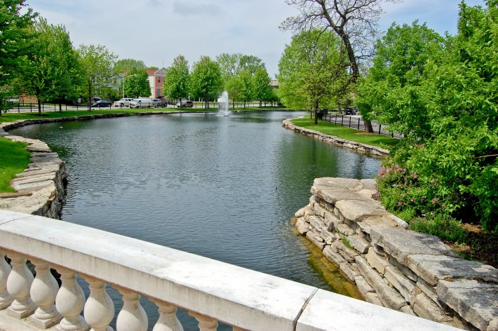 Getting stir crazy during your self-seclusion? Go check out a beautiful outdoor space like Auburn Park near 79th and Vincennes. Photo: Eric Allix Rogers