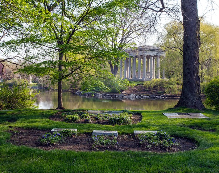 The mausoleum of hotelier Potter Palmer and his wife Bertha Honoré Palmer.