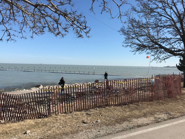 The pulverized pedestrian path between Fullerton and North. Photo: John Greenfield