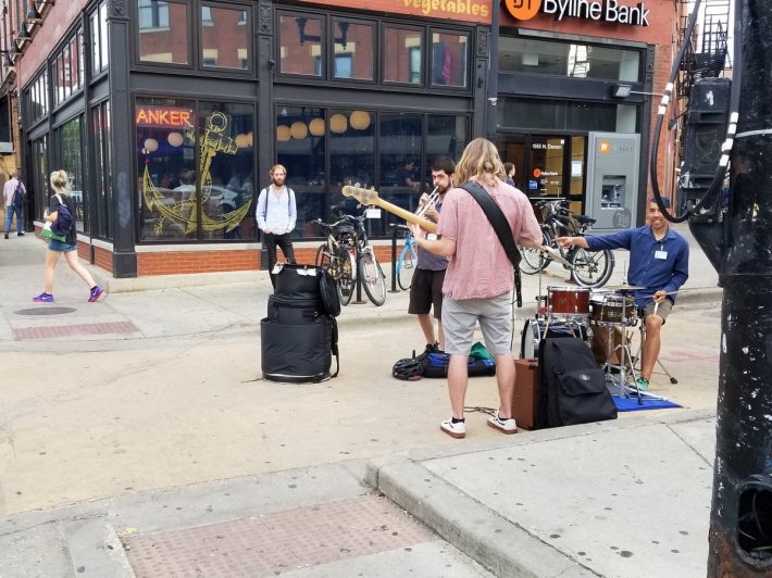 A band in the closed-off slip lane. Photo: Alisa Hauser