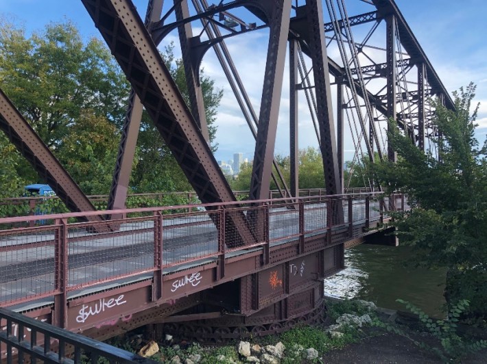 As a “swing bridge,” the Cherry Avenue Bridge would pivot on the axis seen here to rotate eastward 82.5 degrees, allowing boats to pass. Photo: Quinn Kasal.