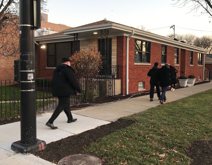 Walking on a Friday at sunset in West Rogers Park. Photo: John Greenfield