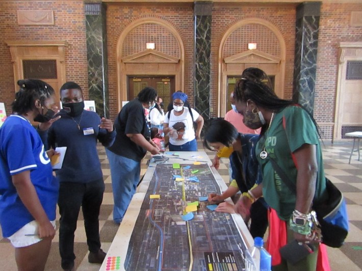 North Lawndale residents look at the proposed Altenheim Trail study area. Photo: Igor Studenkov