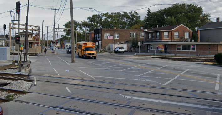 Looking east on Vermont Avenue toward the MED line's Blue Island station. As it stands, crossing between this station and the RID line station is a little precarious. Image: Google Maps