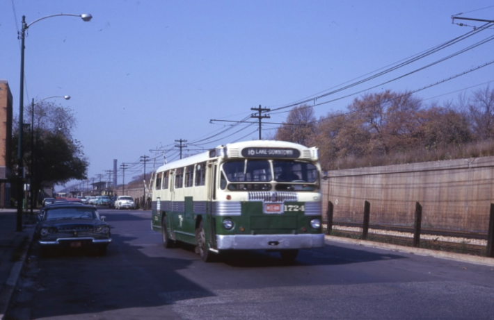 A CTA #16 Lake Street bus in October 1962. Photo: Charles L. Tauscher, Wien-Criss Archive, via