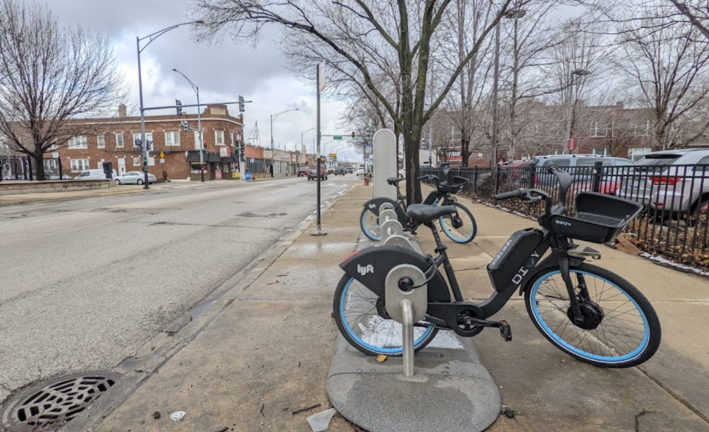 An e-bike-only Divvy e-station on the Southwest Side. In communities that lack full-service docking stations, non-electric bikes are unavailable. Photo: Ruth Rosas