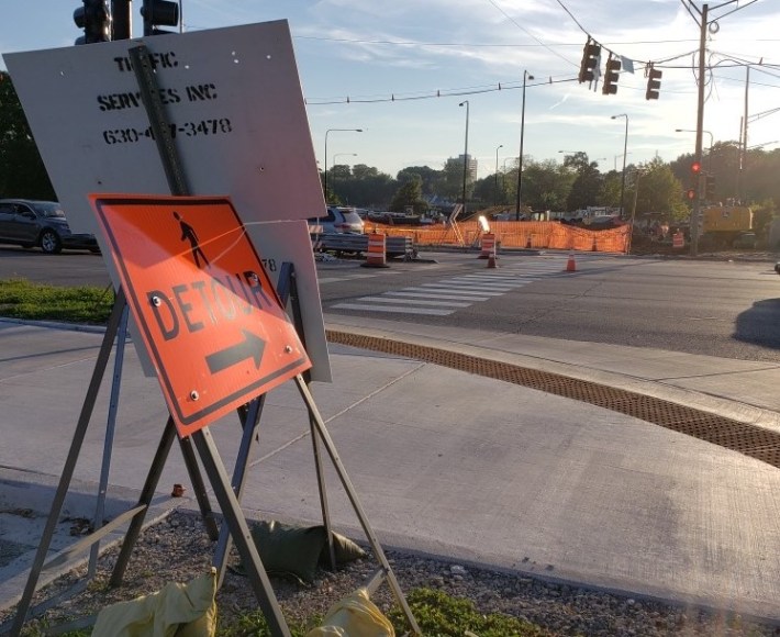 The riskier at-grade pedestrian detour to cross of DLSD at Hayes. Photo: Jeff Zoline