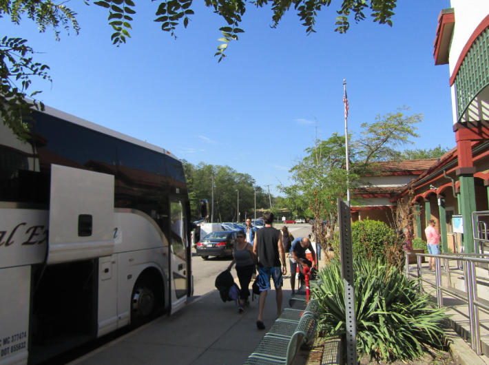 A shuttle bus at Dune Park. Photo: Igor Studenkov