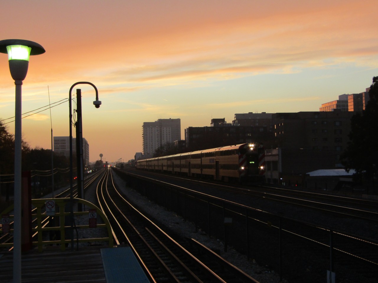 A Union Pacific West line train in Oak Park. Photo: Igor Studenkov