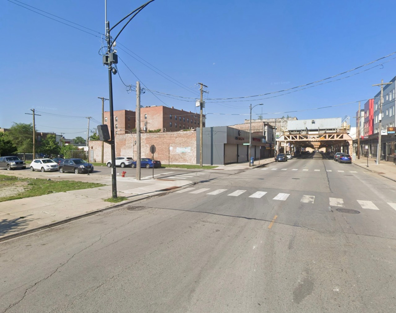 Looking west from the vacant lot (left) towards the Cottage Grove Green Line station. Image: Google Maps