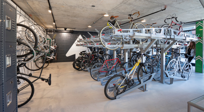 The AMLI 808 bike room. Image via the Active Transportation Alliance.