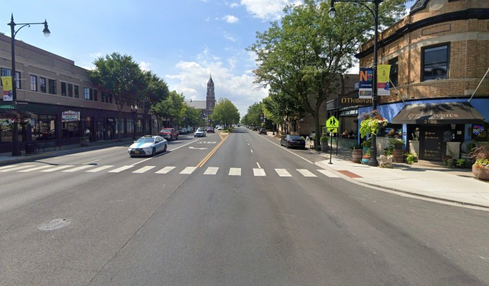 Irving Park/Hoyne, looking west. Image: Google Maps