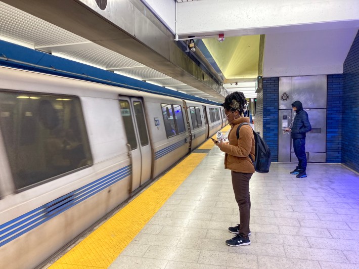 The platform at BART's 19th St. / Oakland station. Photo: John Greenfield