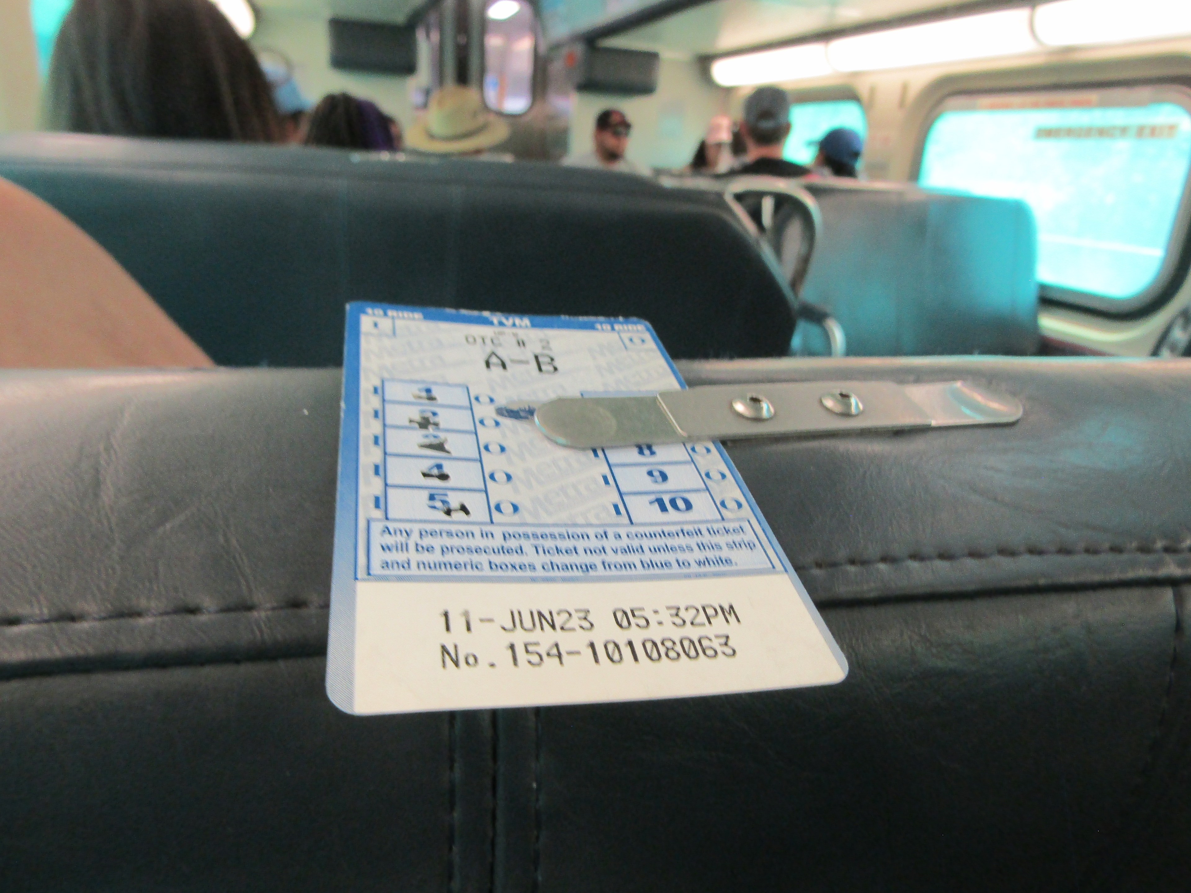 Metra proposes switching from 10 fare zones to 4, raising monthly pass