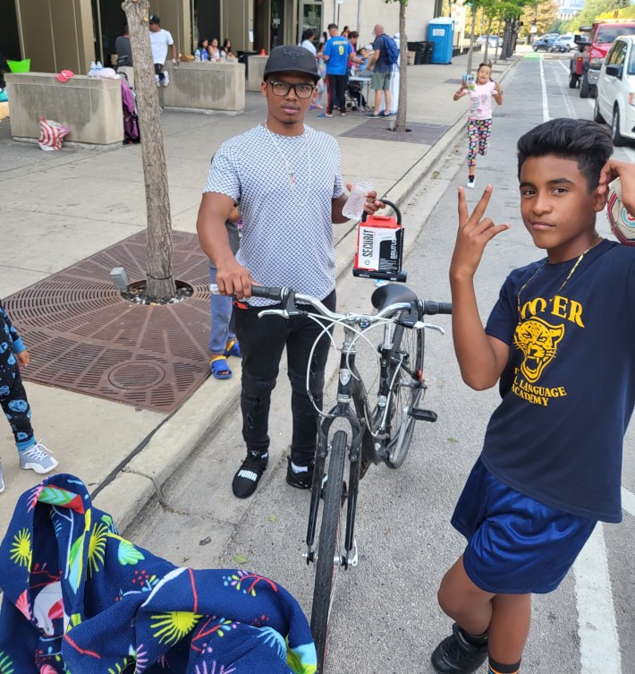 Why Chicago Advocates Are Providing Bikes to Migrants