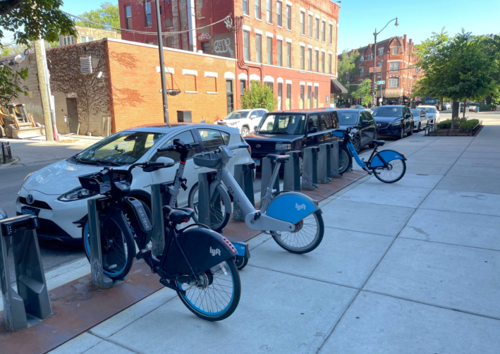 It s electric New Divvy stations will be able to charge docked e bikes scooters when they re connected to the power grid Streetsblog Chicago