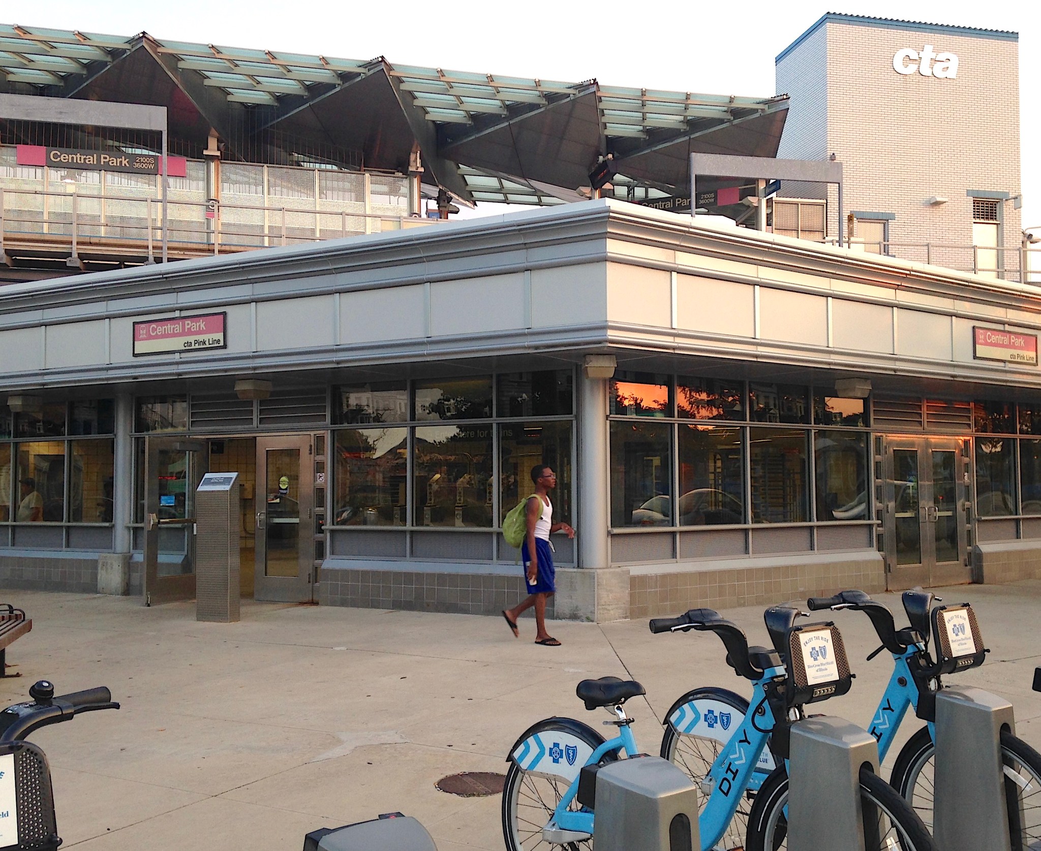 photo from Streetsblog of Central Park CTA Pink Line station in North Lawndale
